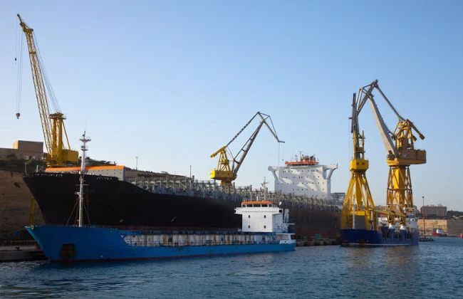 Frete marítimo explicado: desde a cotação até o desembarque